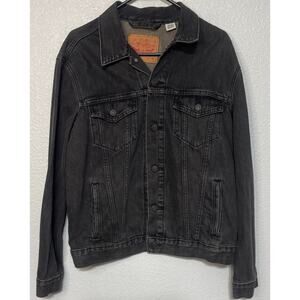 Levi’s Black Trucker Denim Jacket Men’s Size Medium motorcycle Fall Layering